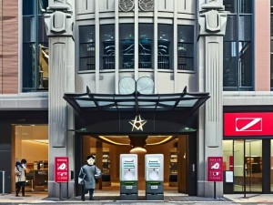 在香港汇丰银行（HSBC）充值 ChatGPT（即订阅 ChatGPT Plus 或给 API 充值）最大的障碍通常是地域限制和支付风控。OpenAI 至今未正式向香港地区开放服务